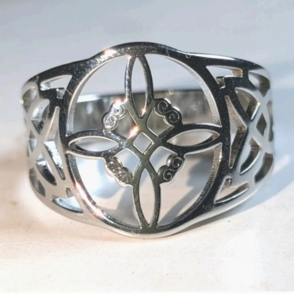 Silvery Stainless  steel Cutout Celtic-knot Style Ring Sz9